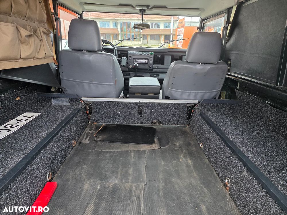 Land Rover Defender 90 Hard Top - 6