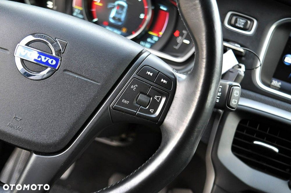 Volvo V40 D2 Momentum - 23