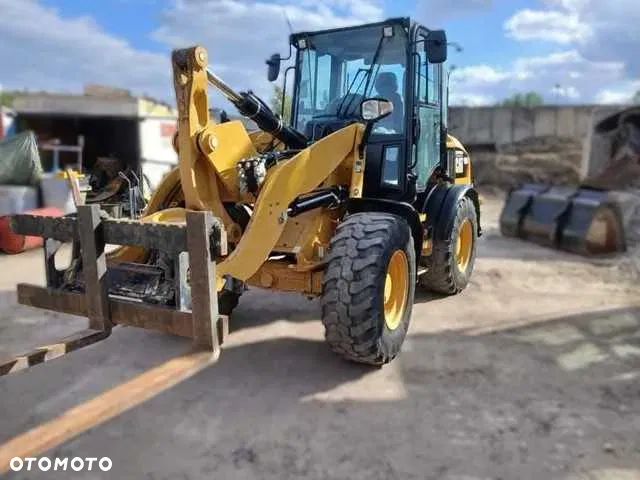 Caterpillar 908M - 4