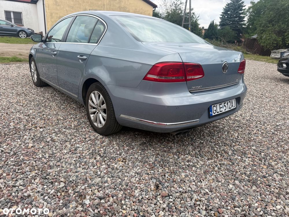 Volkswagen Passat 2.0 TDI Comfortline DSG - 6