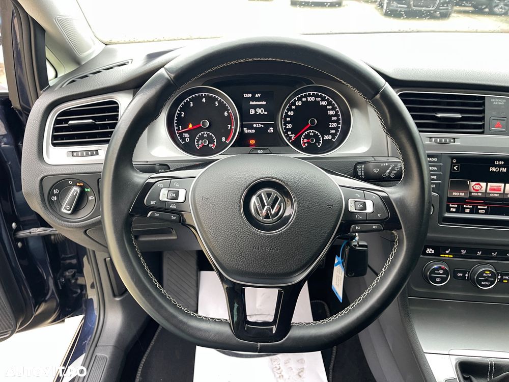 Volkswagen Golf 1.2 TSI BMT Comfortline - 37