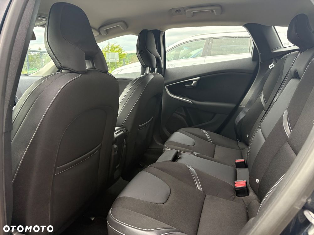 Volvo V40 D3 Geartronic Momentum - 9