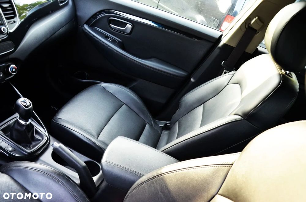 Kia Carens 1.7 CRDi XL 7os - 6