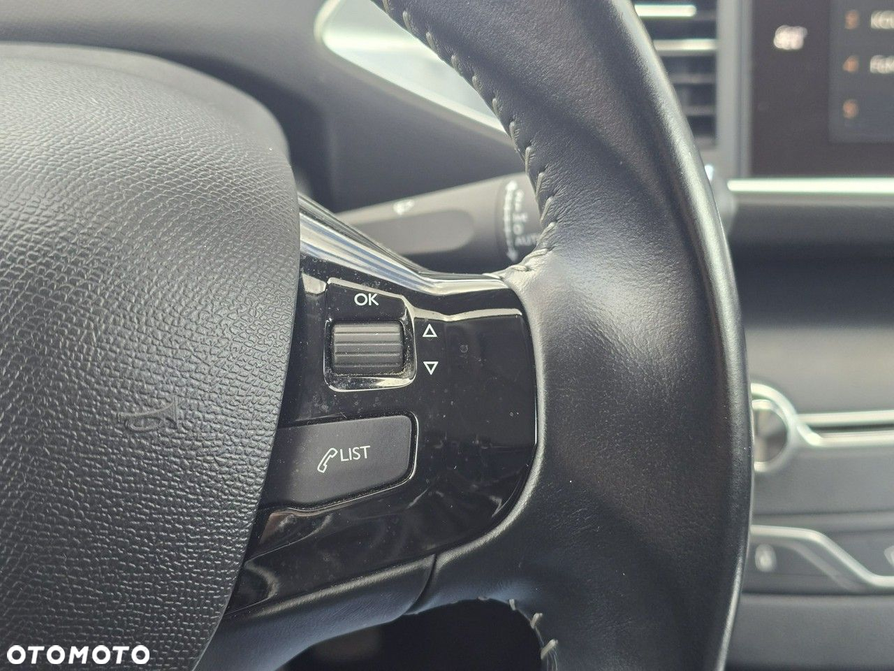 Peugeot 308 1.2 PureTech GPF Allure S&S - 19