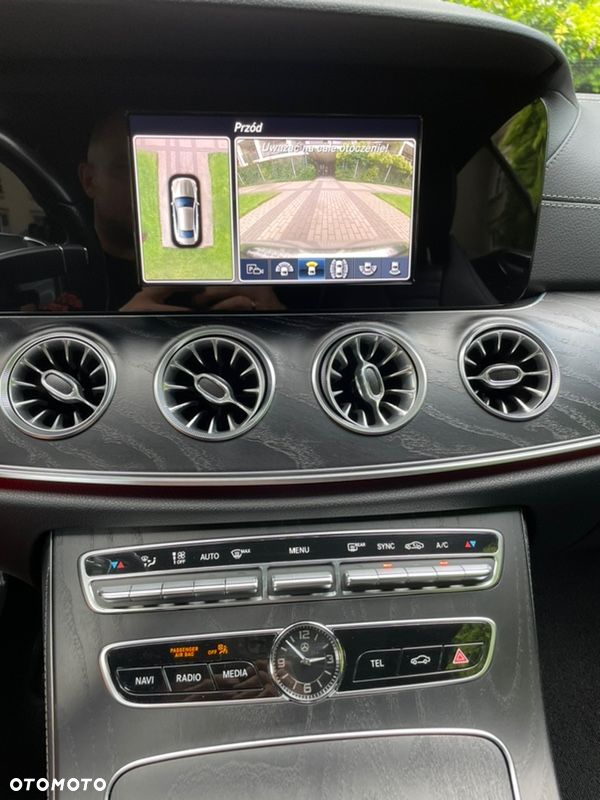 Mercedes-Benz Klasa E 220 d Coupe 4-Matic 9G-TRONIC - 36
