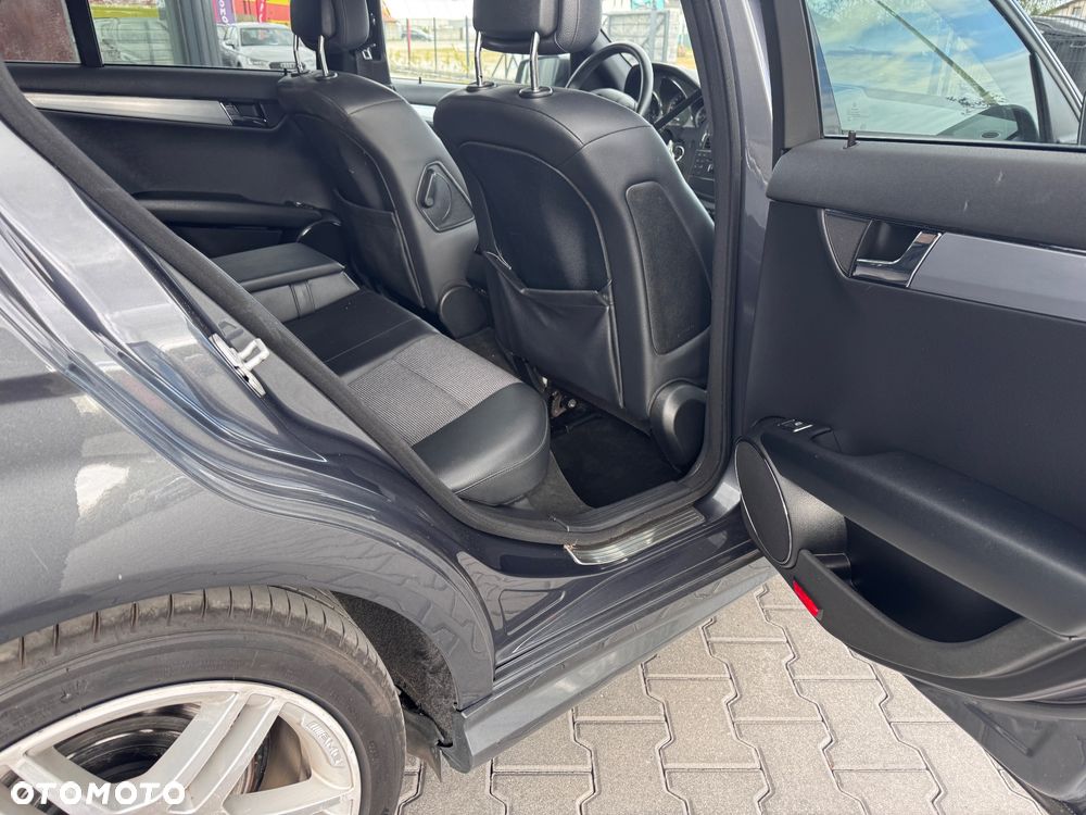Mercedes-Benz Klasa C 200 CDI DPF Avantgarde - 13