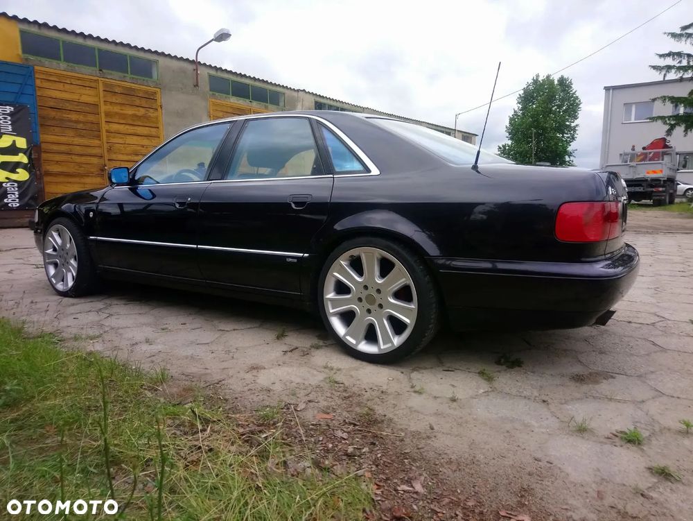 Audi A8 - 1
