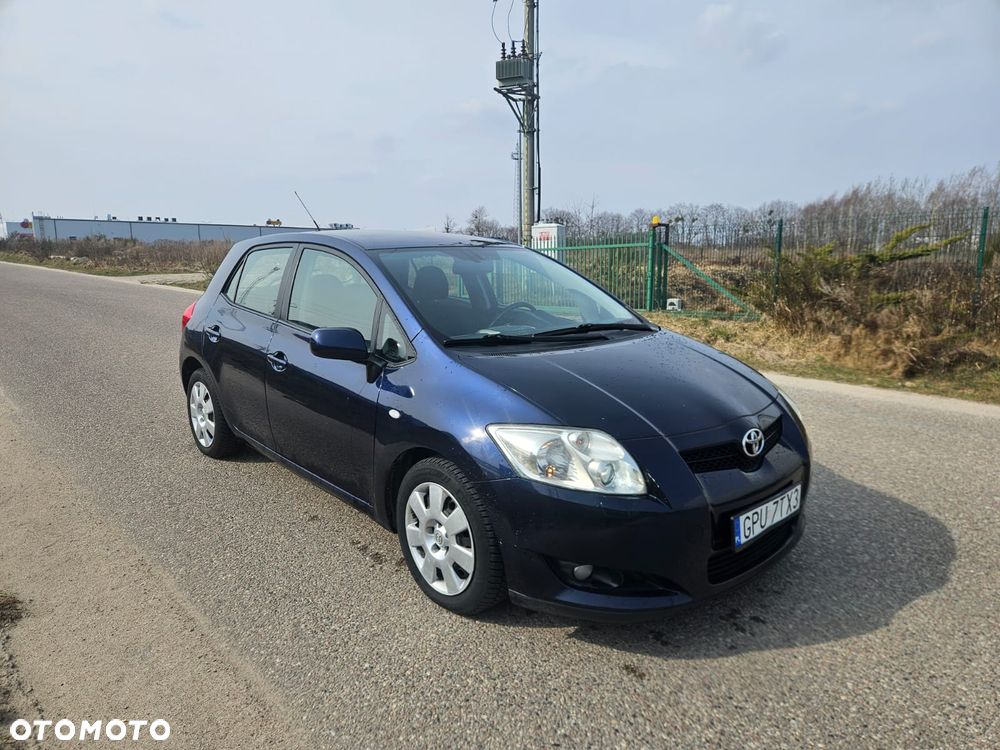 Toyota Auris - 1
