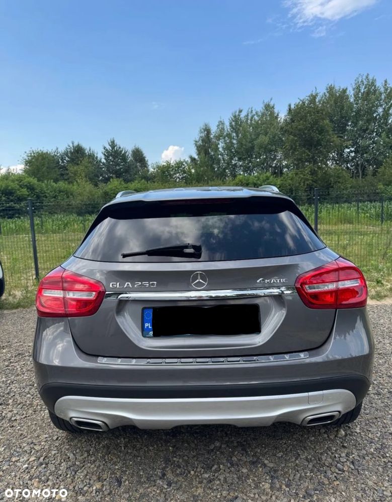 Mercedes-Benz GLA 250 4-Matic - 21
