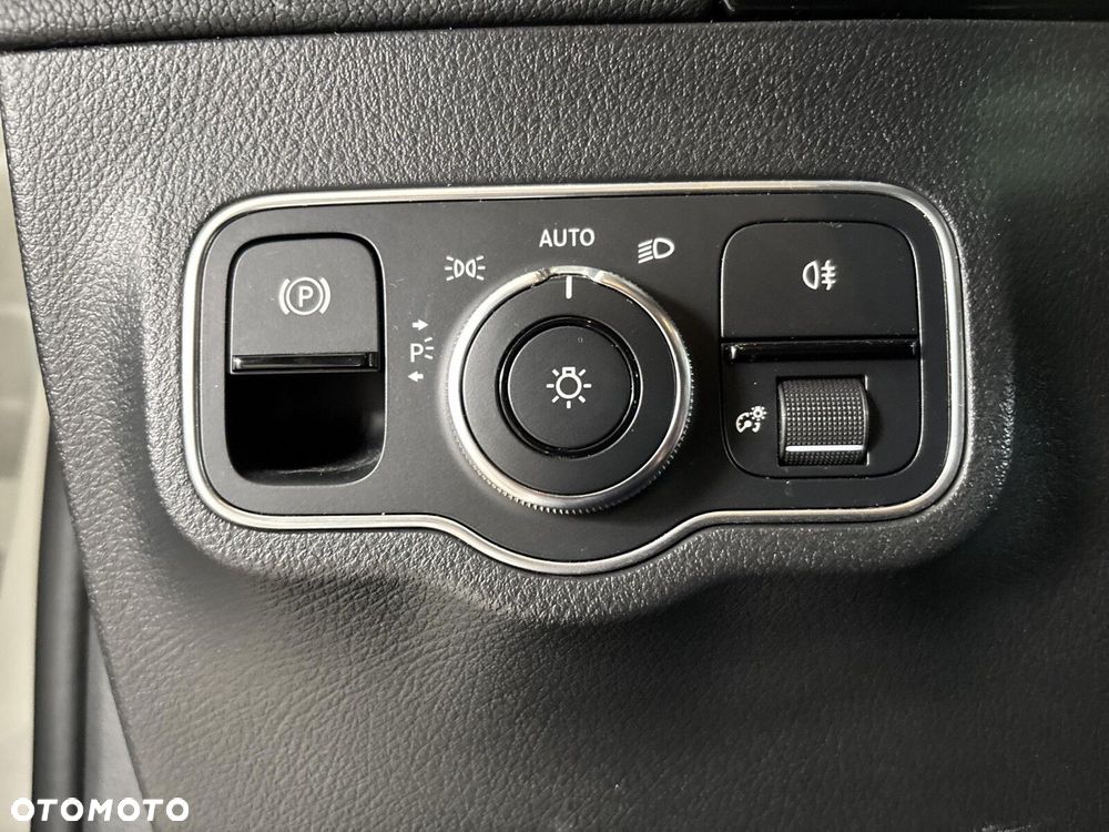Mercedes-Benz GLA - 24