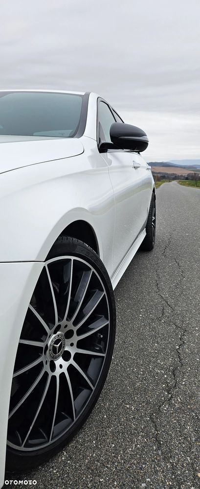 Mercedes-Benz Klasa E 220 d 4Matic 9G-TRONIC AMG Line - 12