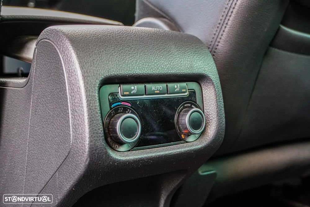 VW Sharan 2.0 TDI Highline - 14