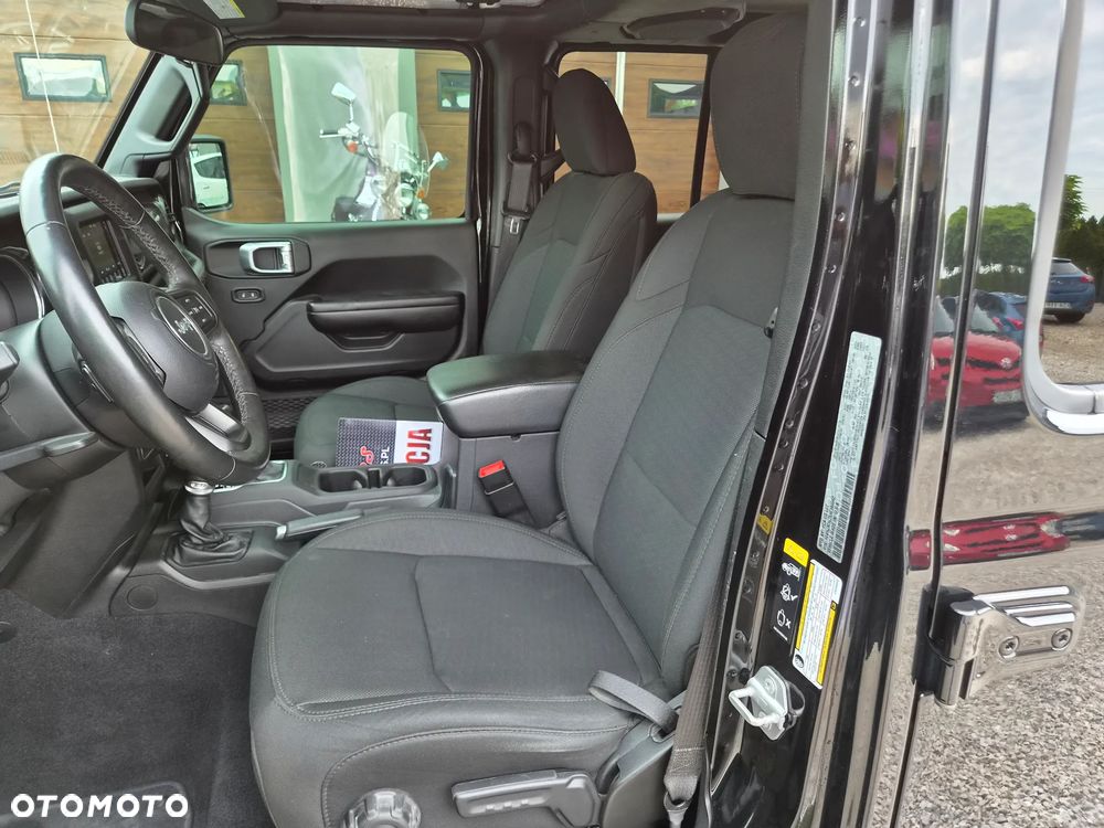 Jeep Wrangler - 13