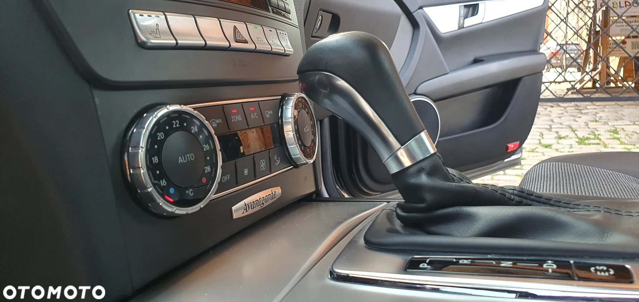 Mercedes-Benz Klasa C 180 T (BlueEFFICIENCY) 7G-TRONIC Avantgarde - 22