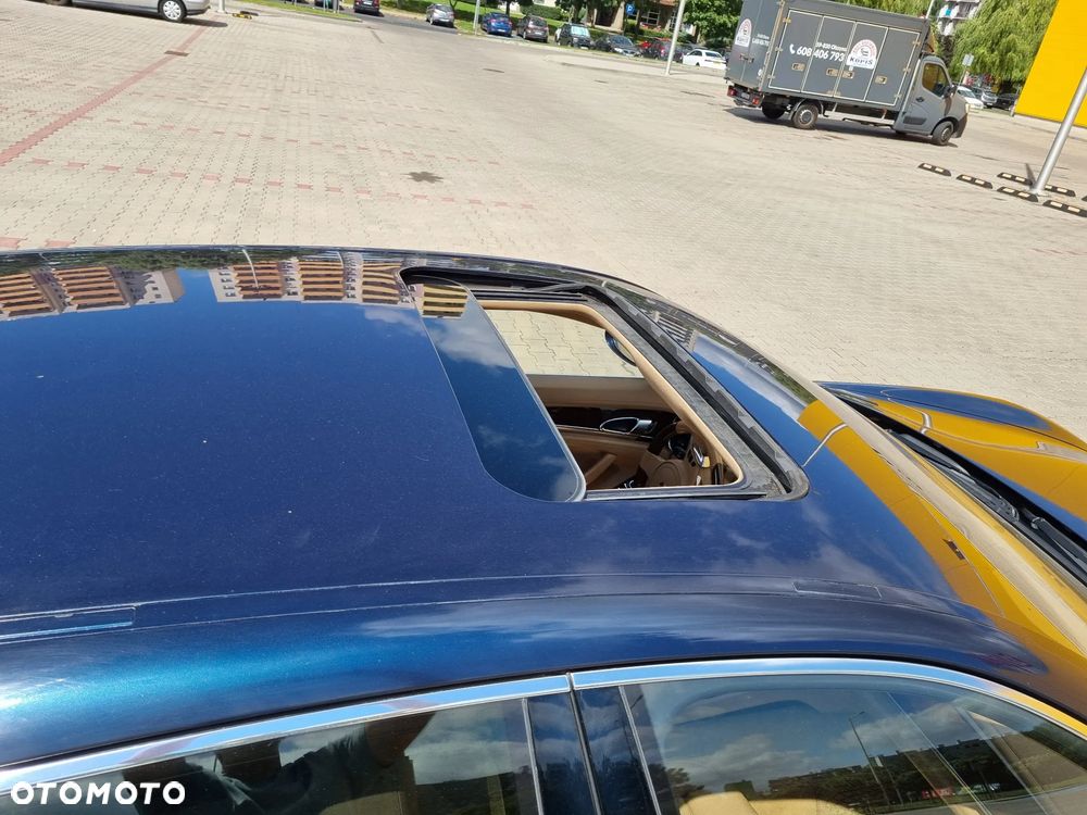 Porsche Panamera 4S - 13