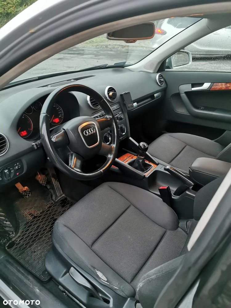 Audi A3 Sportback 1.9 TDI Attraction - 12