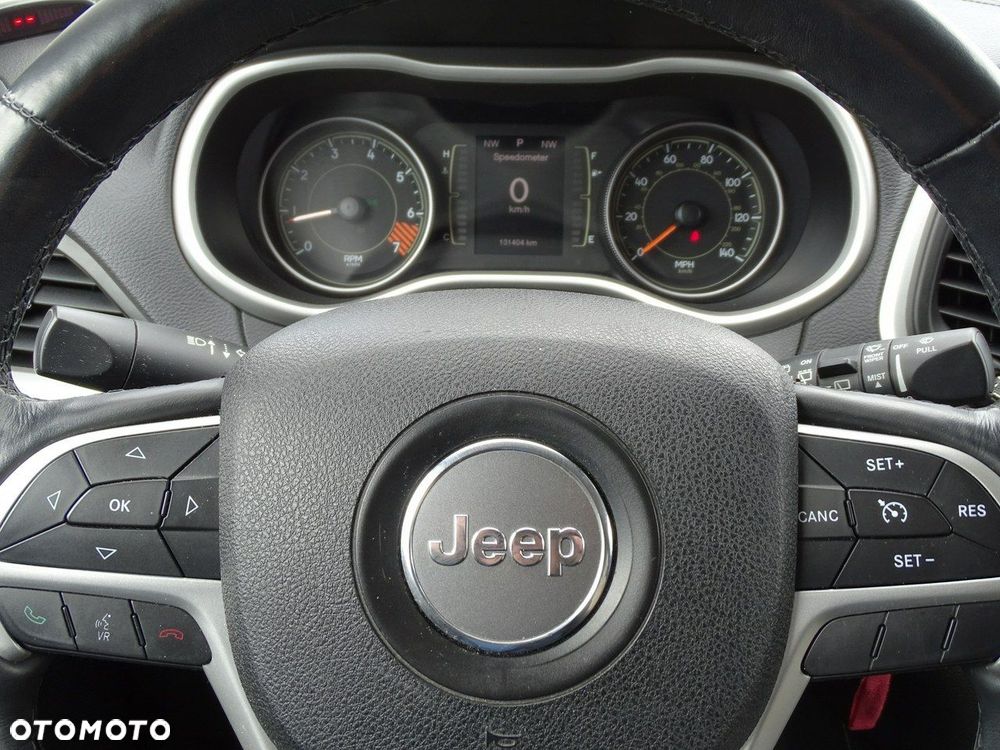 Jeep Cherokee - 8