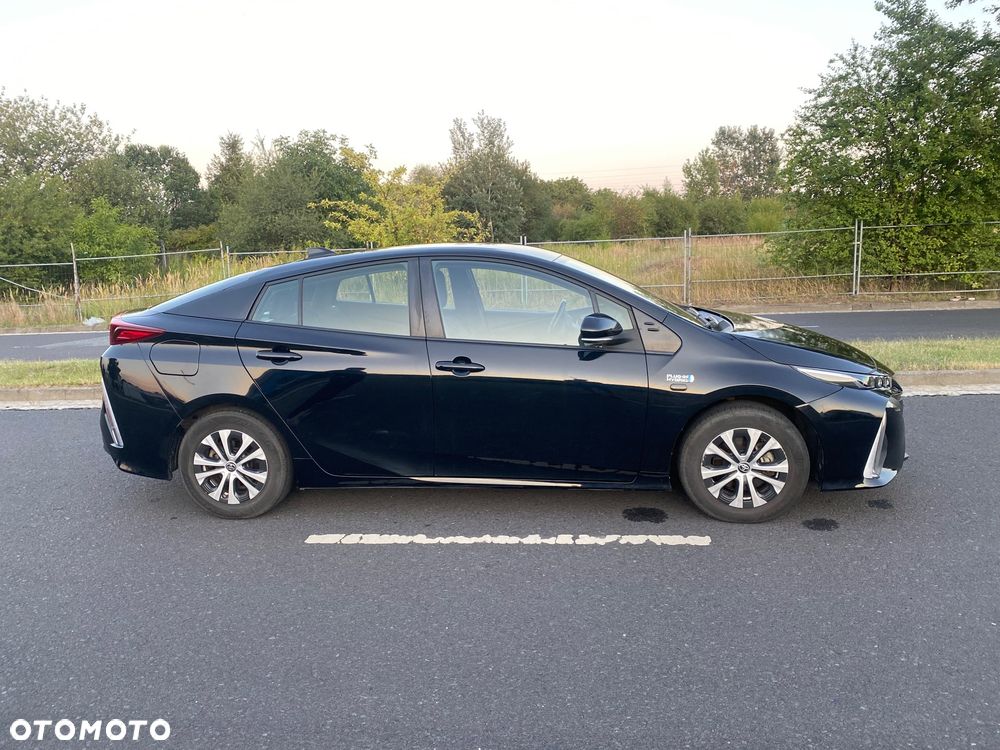 Toyota Prius - 4