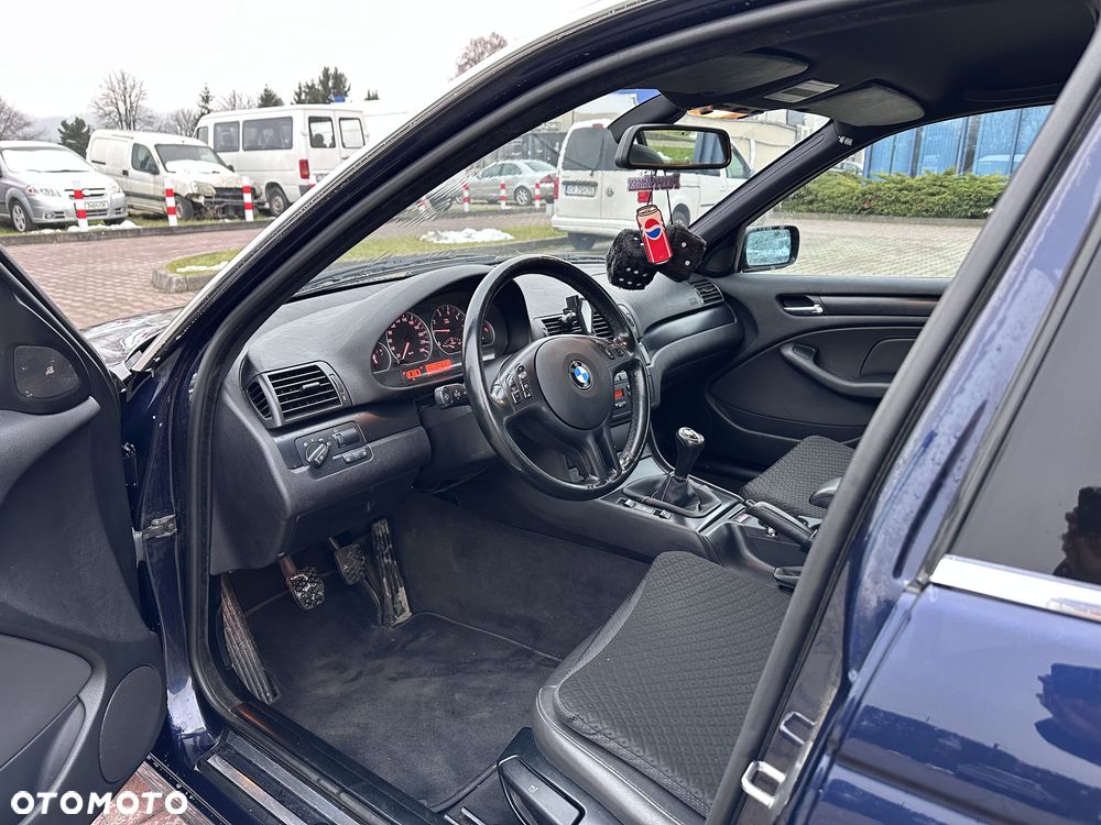 BMW Seria 3 318i - 5