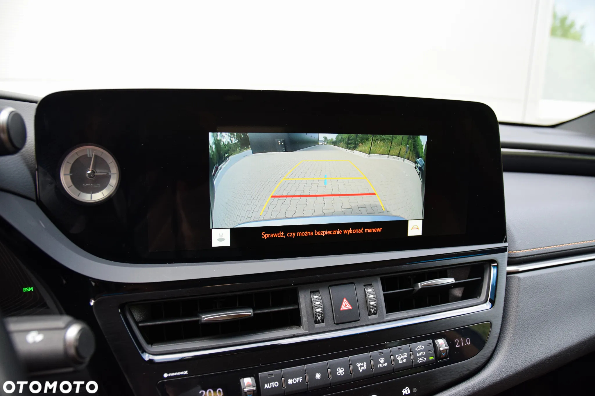 Lexus ES 300h Business Edition - 10
