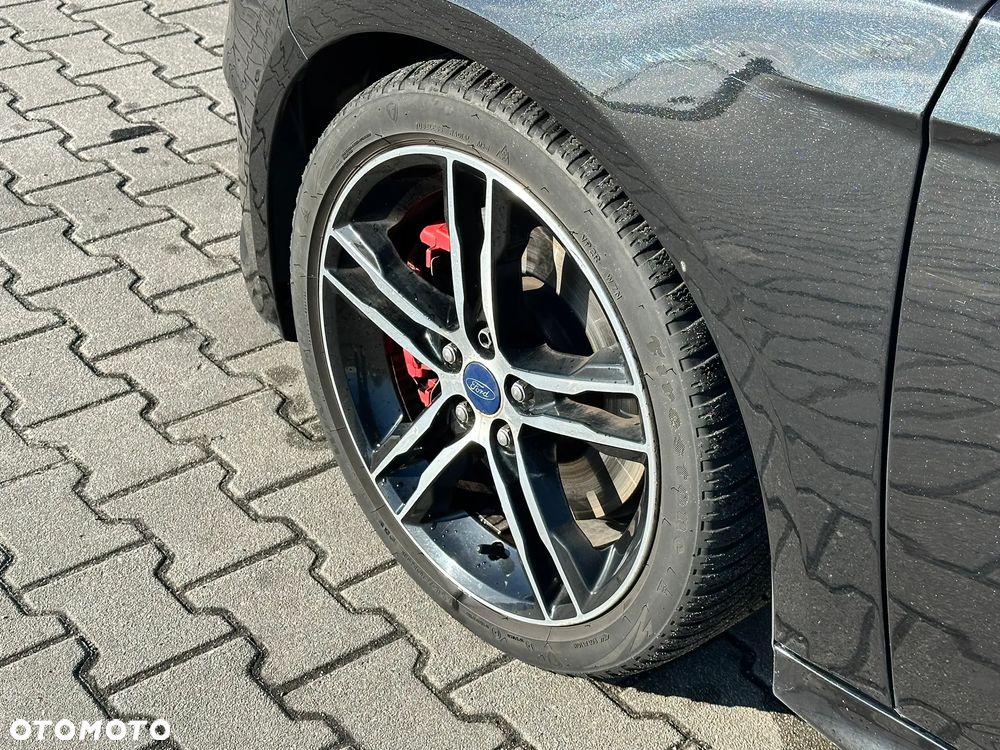 Ford Focus 2.0 EcoBoost ST - 12