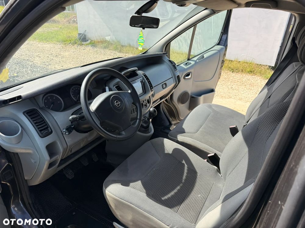 Opel Vivaro - 8