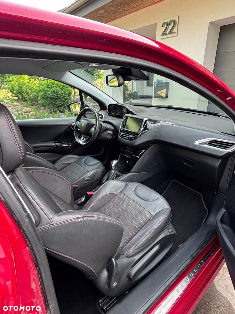 Peugeot 208 - 5