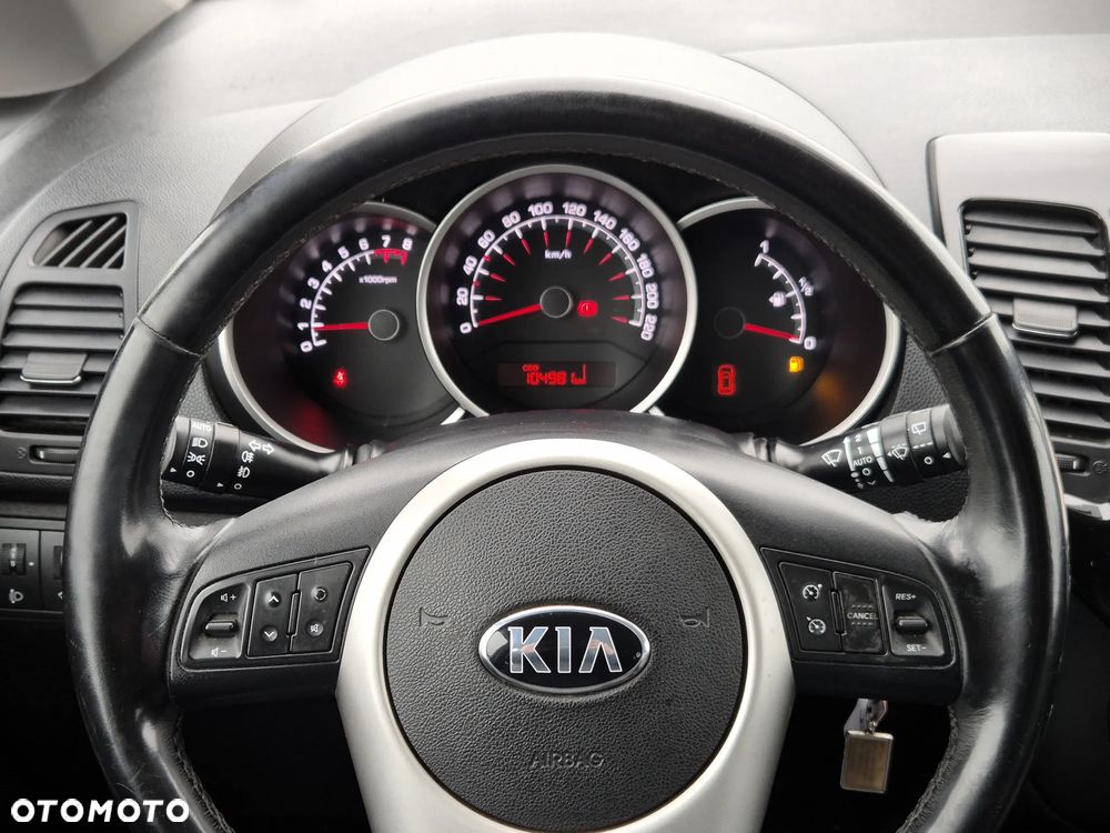 Kia Venga 1.6 L - 25