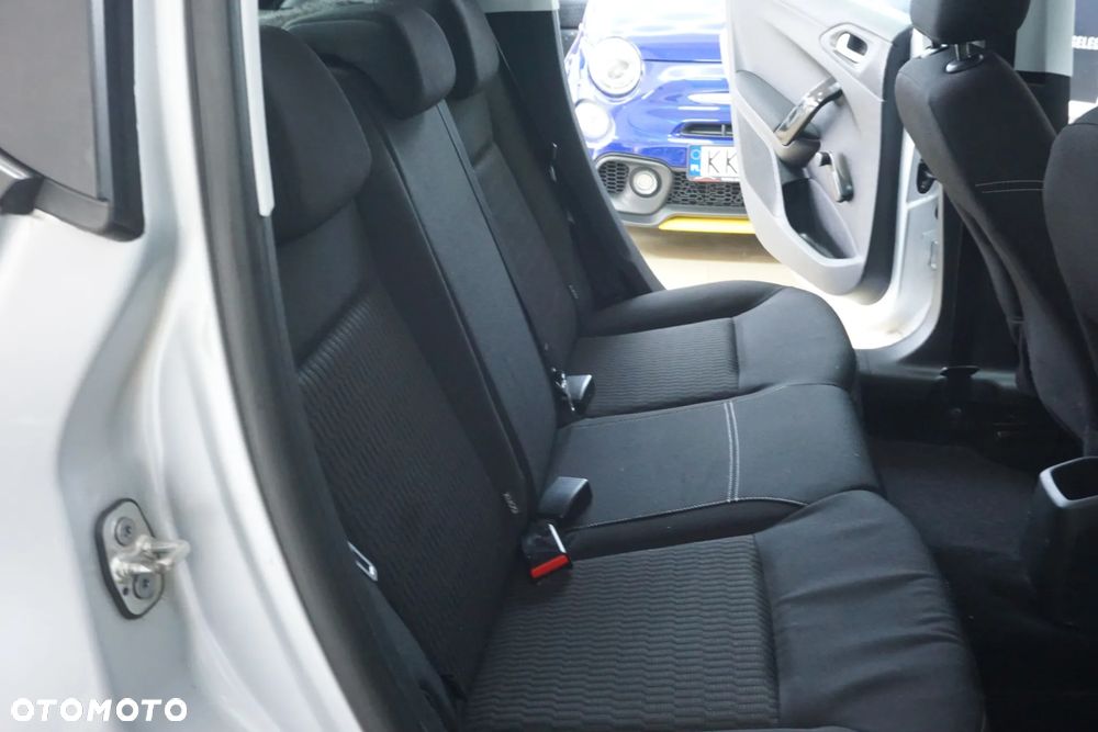 Peugeot 208 - 14