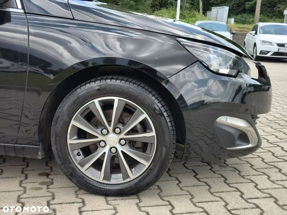 Peugeot 308 - 25