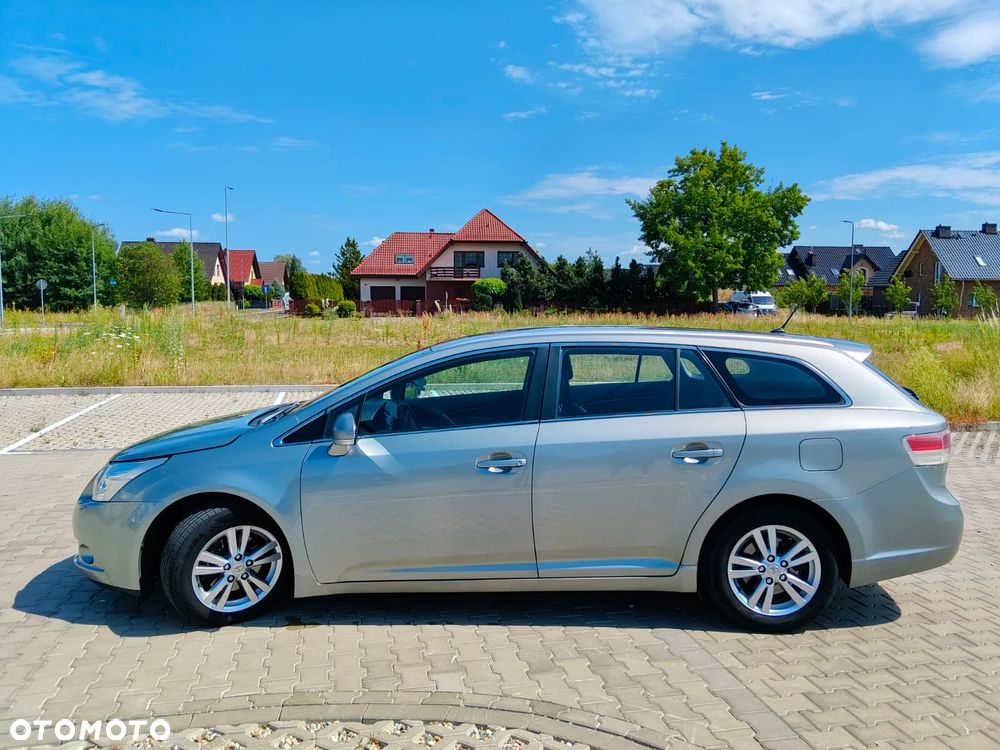 Toyota Avensis 2.0 D-4D - 9