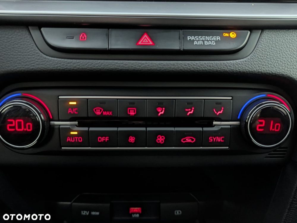 Kia Ceed - 13