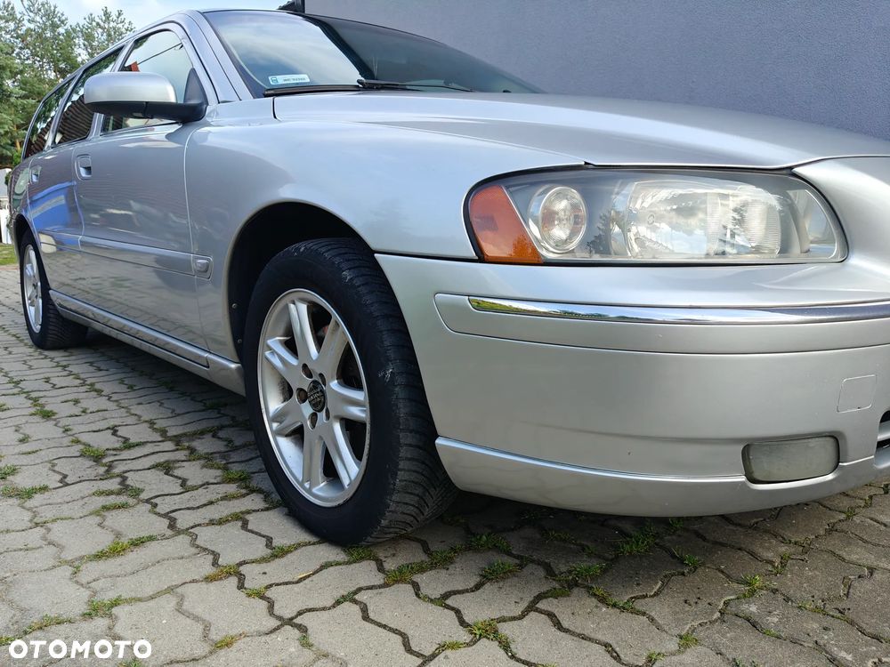 Volvo V70 2.5T Kinetic - 1