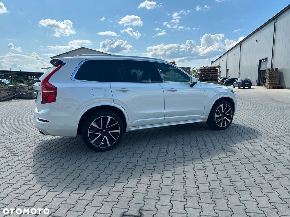 Volvo XC 90 - 7
