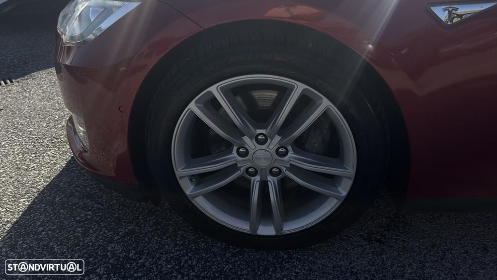 Tesla Model S 85D - 6