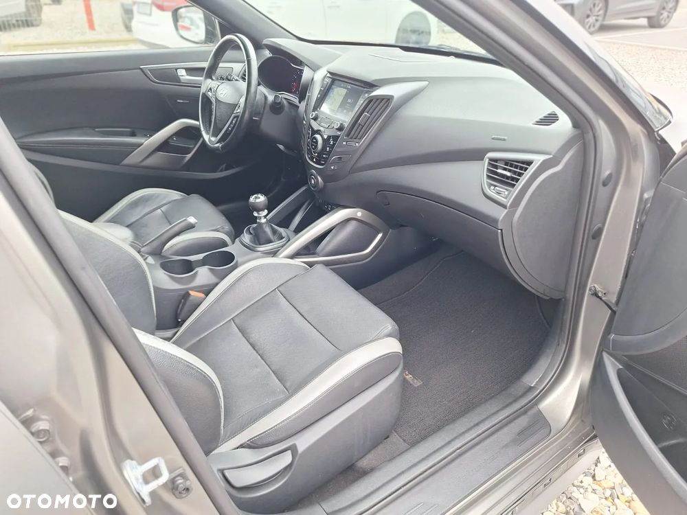 Hyundai Veloster 1.6 Turbo Matt Finish - 13
