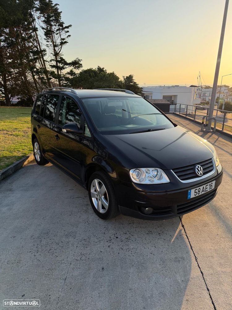 VW Touran 2.0 TDI Highline 7L - 6