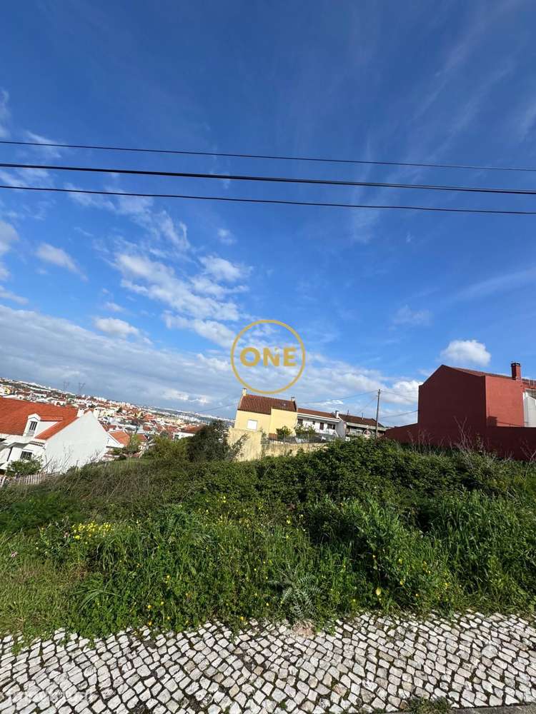 Terreno para construção na Amadora - Grande imagem: 2/15