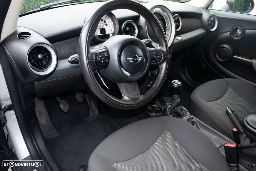 MINI 3 Portas Cooper D - 8