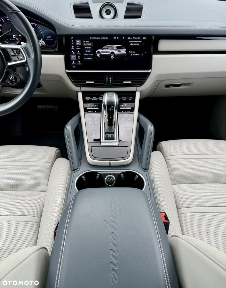 Porsche Cayenne - 15