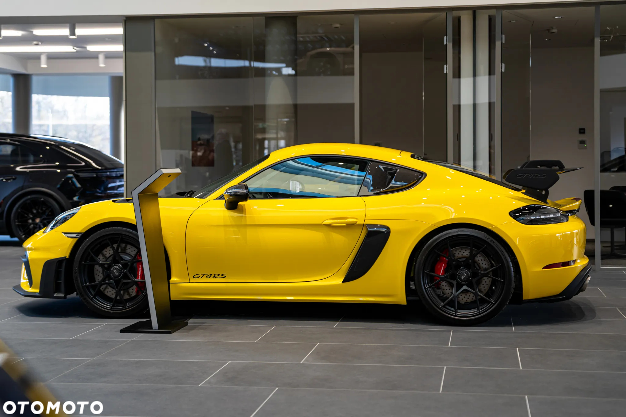 Porsche 718 Cayman GPF GT4 RS PDK - 4