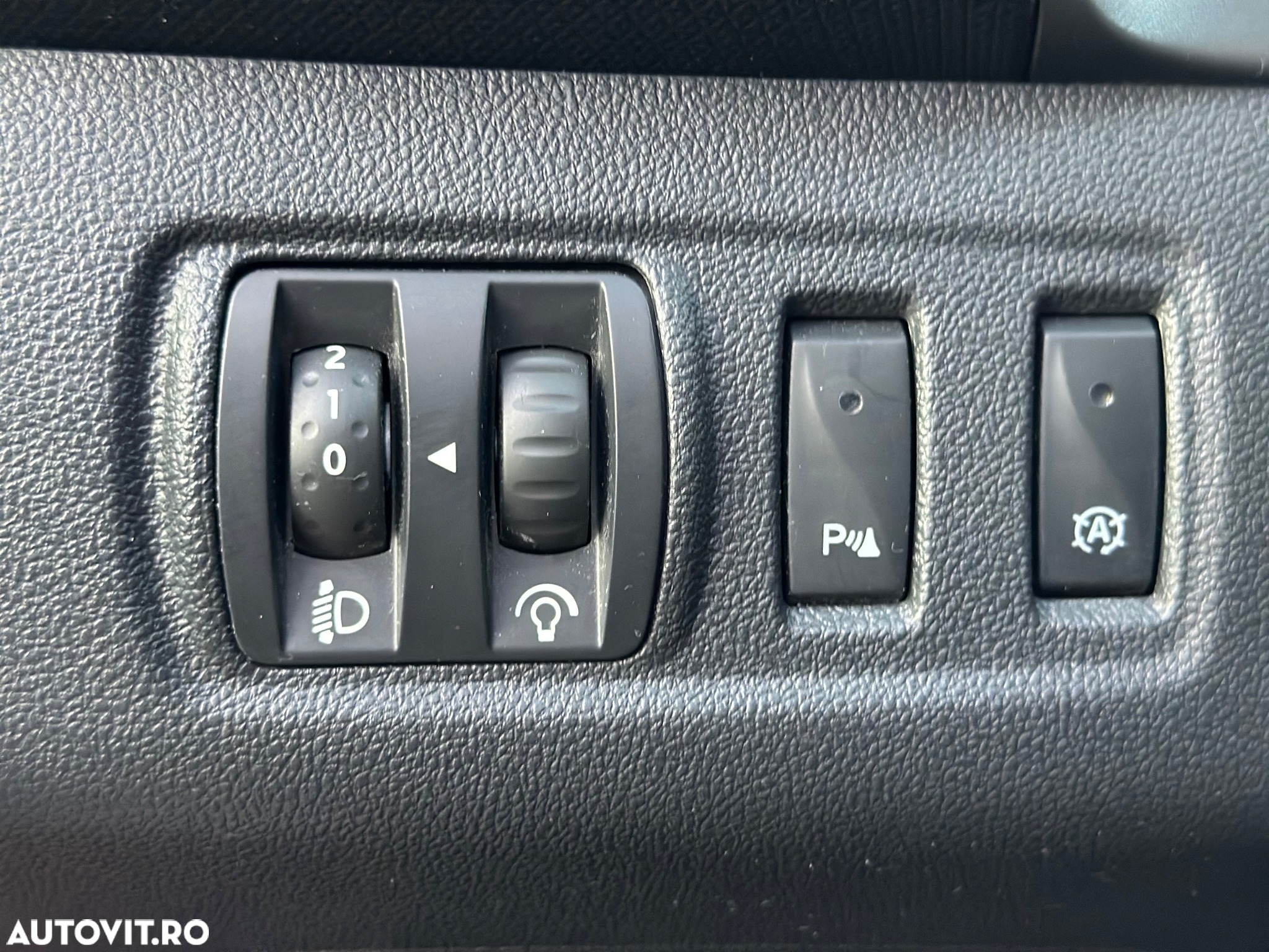 Renault Clio (Energy) TCe 90 Start & Stop LIMITED - 9