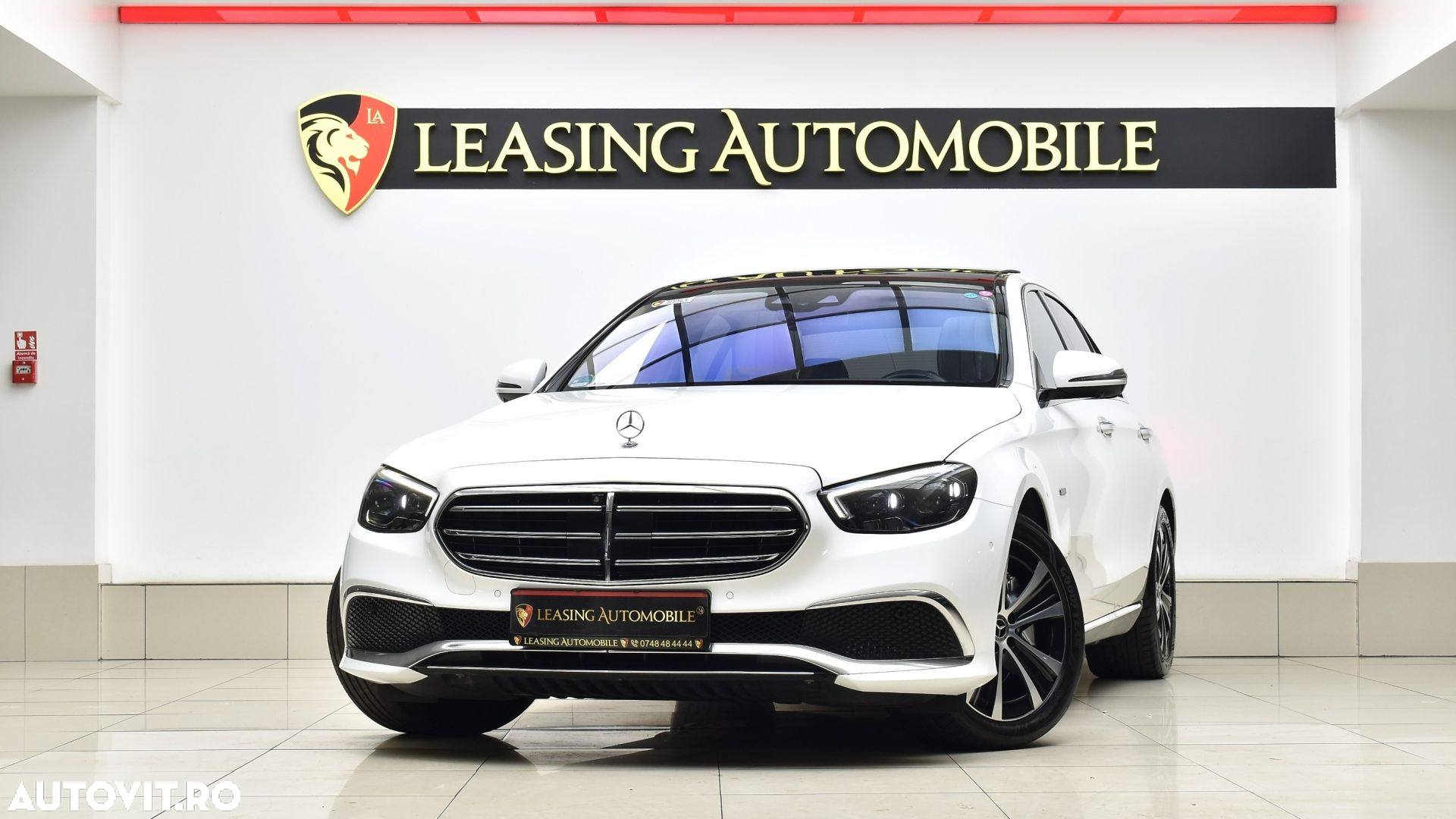 Mercedes-Benz E 300 4Matic 9G-TRONIC Exclusive - 2