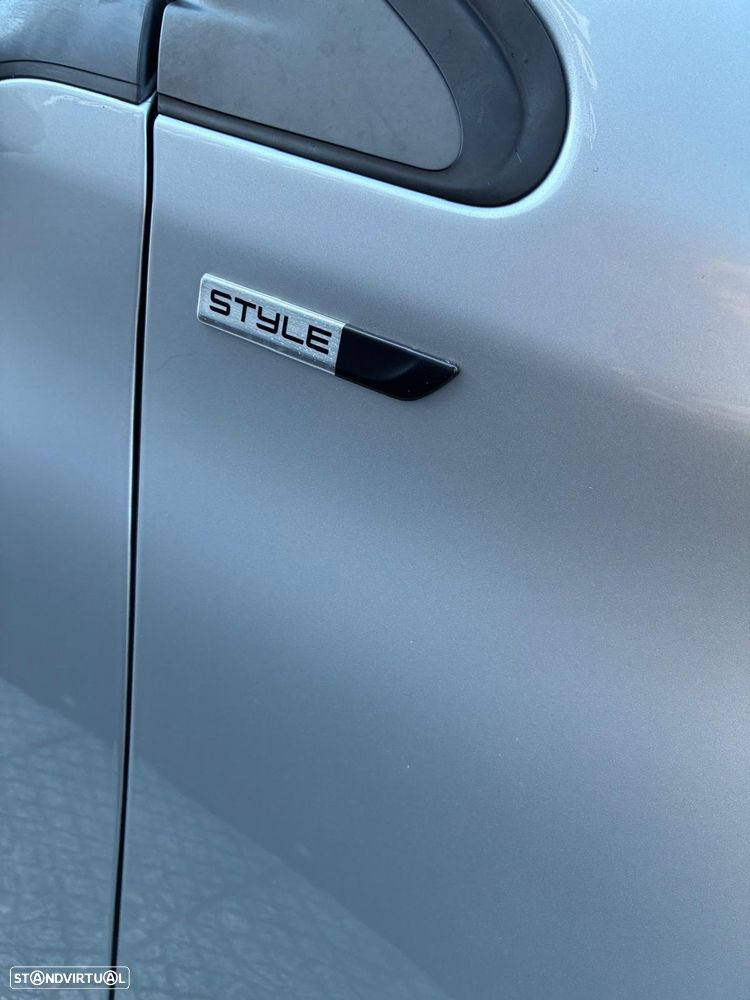 Peugeot 208 1.6 BlueHDi Style - 8