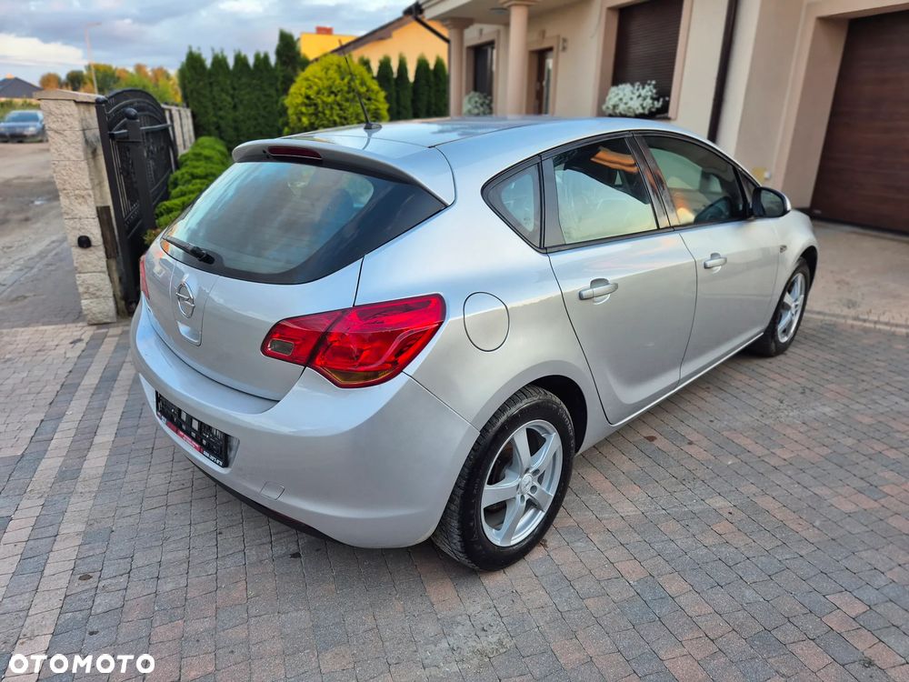 Opel Astra 1.6 111 - 11