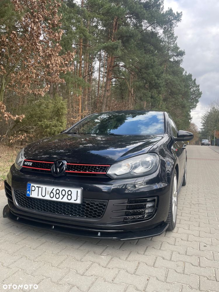 Volkswagen Golf - 1