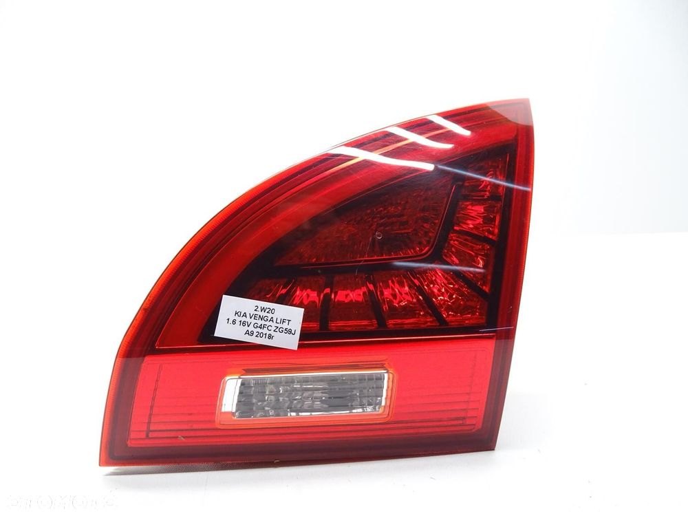LAMPA PRAWA PRAWY TYŁ TYLNA W KLAPE LED 92406-1P200 KIA VENGA LIFT - 2
