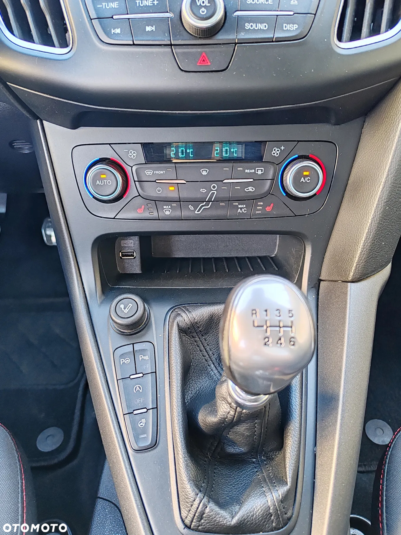 Ford Focus 1.5 EcoBoost ST-Line Business - 21