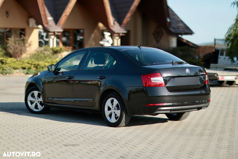 Skoda Octavia 1.6 TDI DSG Ambition - 20