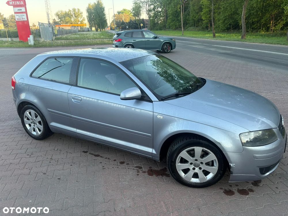 Audi A3 3-drzwiowe 2.0 FSI Attraction - 4